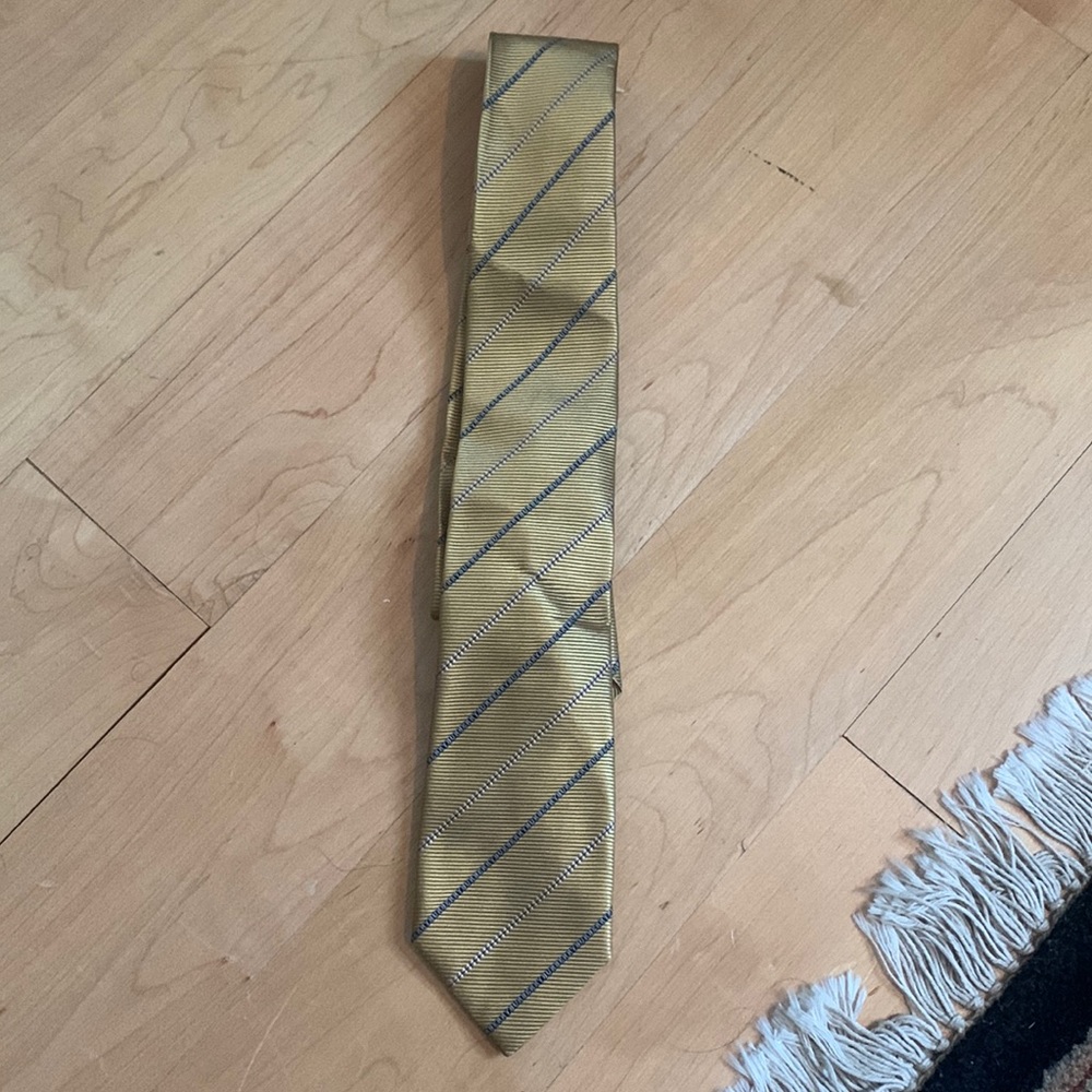 Burberry London golden tie